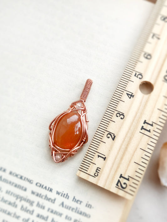 Sunstone Queen Pendant in Solid Copper