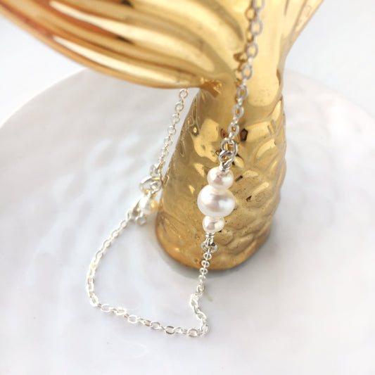 Minimalist Three Pearl Bracelet