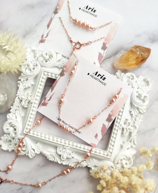 Delicate Rose Gold Pearl Necklace