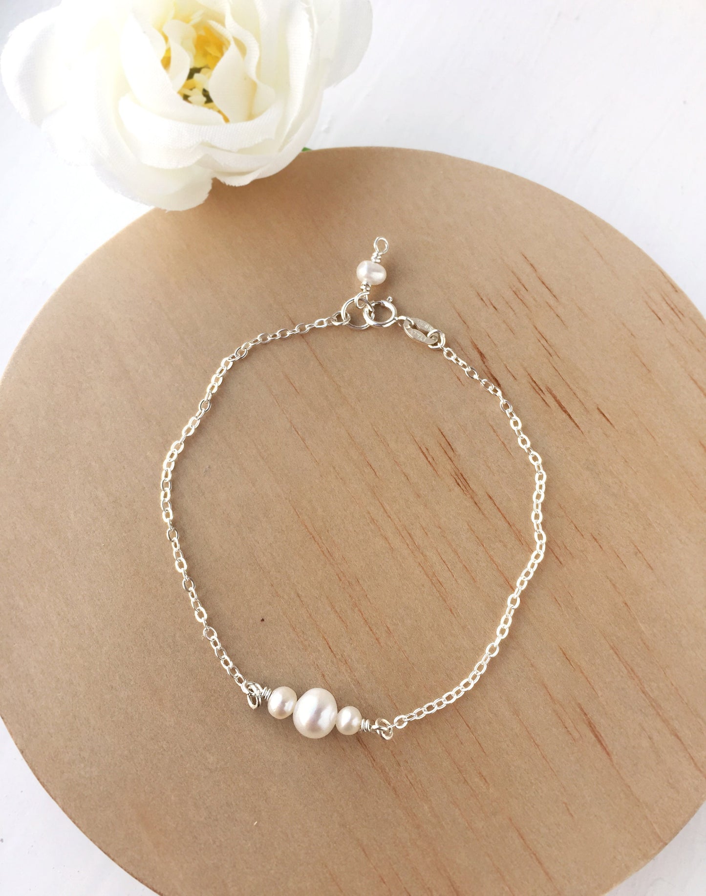 Minimalist Three Pearl Bracelet